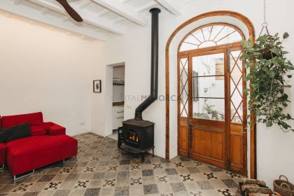 Casa tradicional reformada con patio en Mahón