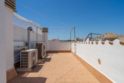 Duplex house with a garage and commercial premises in the centre of Es Castell