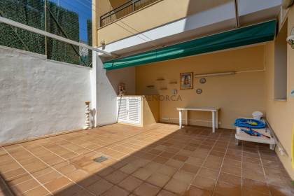 House with patio and swimming pool in the centre of Es Castell