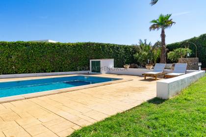 Chalet con piscina en segunda línea de mar de Cap den Font