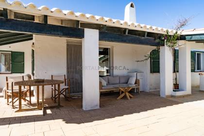 Chalet con piscina en segunda línea de mar de Cap den Font