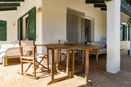 Chalet con piscina en segunda línea de mar de Cap den Font