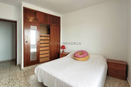 Flat with lift and open views in Mahón.