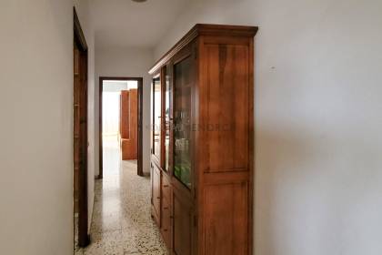 Flat with lift and open views in Mahón.