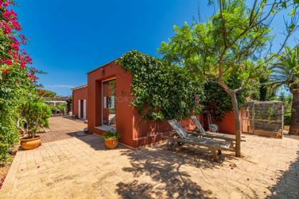 Villa indépendante à Punta Prima à 1 minute de la plage.