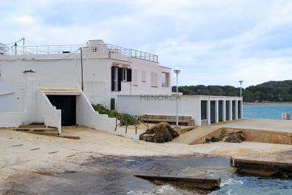 Appartement avec vue imprenable sur le front de mer à Es Grau.