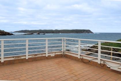 Appartement avec vue imprenable sur le front de mer à Es Grau.