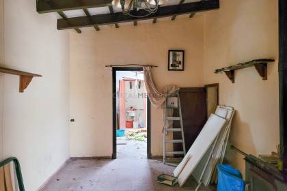 Country house for sale to renovate in S'Uestrar.