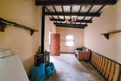 Country house for sale to renovate in S'Uestrar.