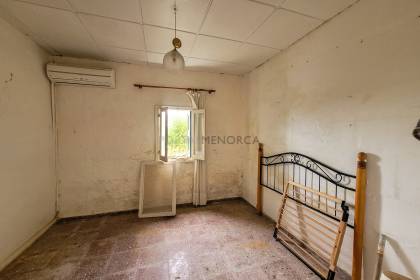 Country house for sale to renovate in S'Uestrar.