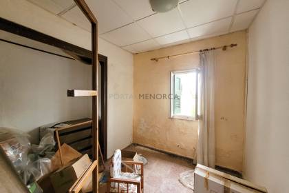 Country house for sale to renovate in S'Uestrar.