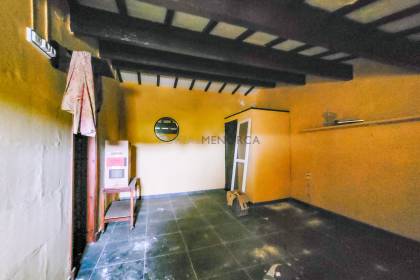 Country house for sale to renovate in S'Uestrar.