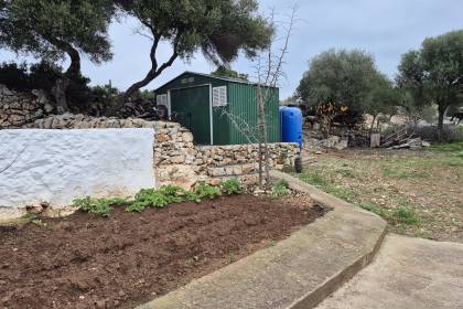 MAISON DE CAMPAGNE AUTONOME AVEC VUE SUR LA MER