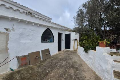 MAISON DE CAMPAGNE AUTONOME AVEC VUE SUR LA MER