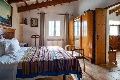 MAISON DE CAMPAGNE AUTONOME AVEC VUE SUR LA MER