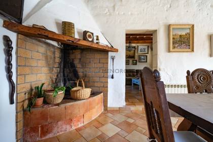 MAISON DE CAMPAGNE AUTONOME AVEC VUE SUR LA MER