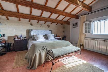 MAISON DE CAMPAGNE AUTONOME AVEC VUE SUR LA MER