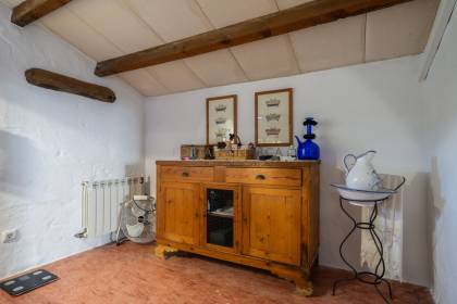 MAISON DE CAMPAGNE AUTONOME AVEC VUE SUR LA MER