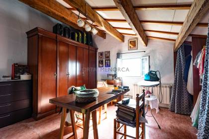 MAISON DE CAMPAGNE AUTONOME AVEC VUE SUR LA MER