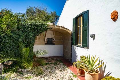 Charmante maison de campagne au caractère minorquin authentique dans l'un des secteurs les plus prisés de l'île.