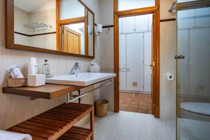 Charmante maison de campagne au caractère minorquin authentique dans l'un des secteurs les plus prisés de l'île.
