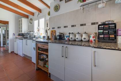 Detached villa with its own swimming pool in Cales Coves