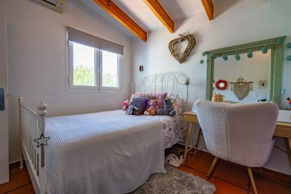 Detached villa with its own swimming pool in Cales Coves