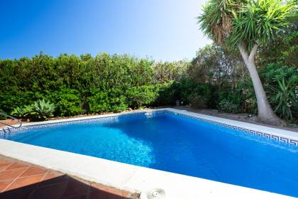 Detached villa with its own swimming pool in Cales Coves