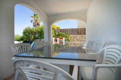 Villa individuelle avec piscine et licence de location touristique à proximité de Cales Fonts.