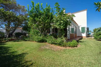 Villa individuelle avec piscine et licence de location touristique à proximité de Cales Fonts.