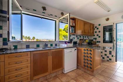 Villa individuelle avec piscine et licence de location touristique à proximité de Cales Fonts.