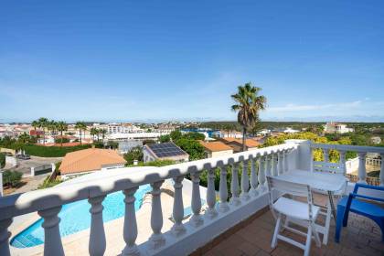 Villa individuelle avec piscine et licence de location touristique à proximité de Cales Fonts.