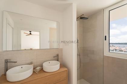 Elegancia y confort con vistas privilegiadas sobre la bahía de Fornells