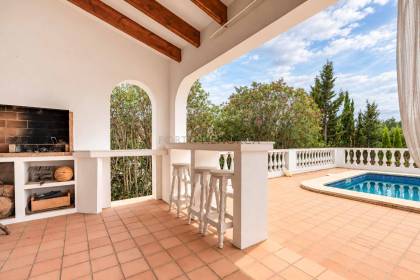 Chalet con piscina y potencial de ampliación en una de las calles más tranquilas de Son Parc