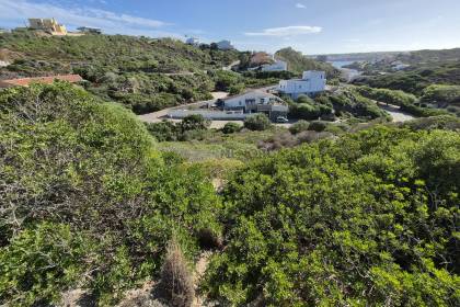 Investment opportunity in Cala Llonga with sea views