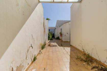 Casa entera en venta en el centro de Sant Lluís