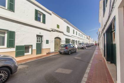 Casa entera en venta en el centro de Sant Lluís