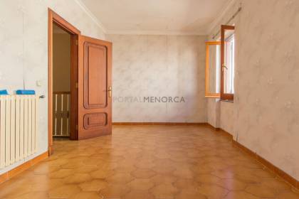 Entire house for sale in the center of Sant Lluís