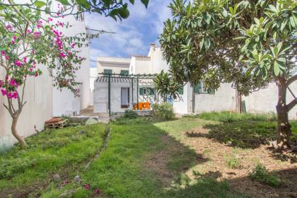 Tradicional Casa con patio en venta en Sant Lluís