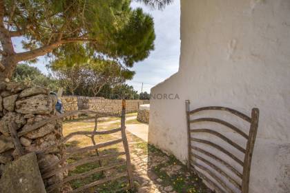 Maison de campagne à vendre dans une zone tranquille près d'Es Castell