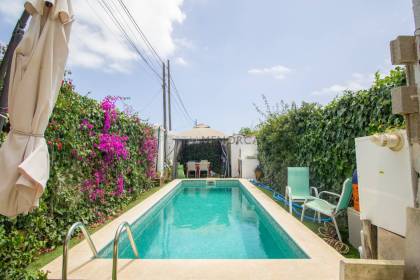 Casa entera y con piscina en venta en Mahón