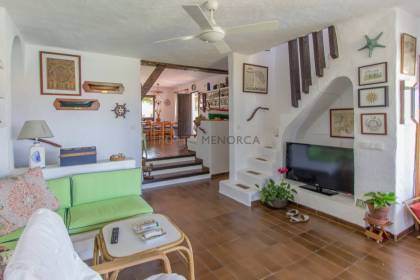 Chalet en venta con piscina y licencia turística