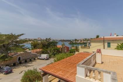 Special villa with sea views in the port of Mahón