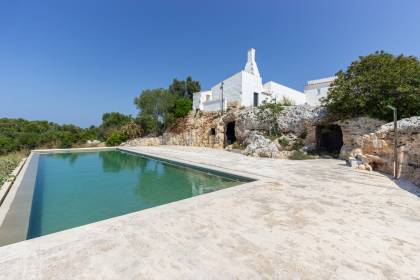 Finca rústica en venta en Menorca, reformada y con piscina