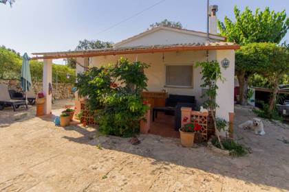 Country house for sale next to the village