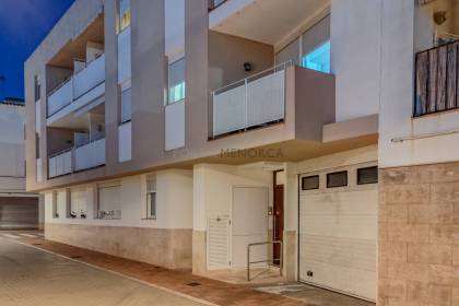 Appartement avec balcon et terrasse à vendre à Sant Lluís