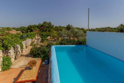 Casa de campo con terreno en venta cerca de Sant Lluís