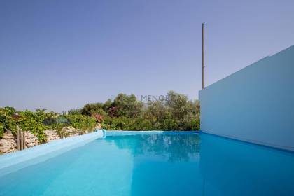 Casa de campo con terreno en venta cerca de Sant Lluís