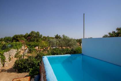 Casa de campo con terreno en venta cerca de Sant Lluís