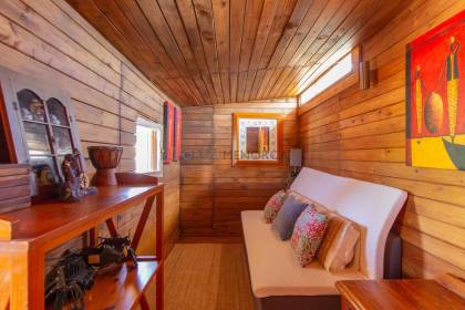 Casa de campo con terreno en venta cerca de Sant Lluís
